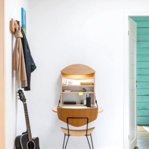 roundwall mounted desk